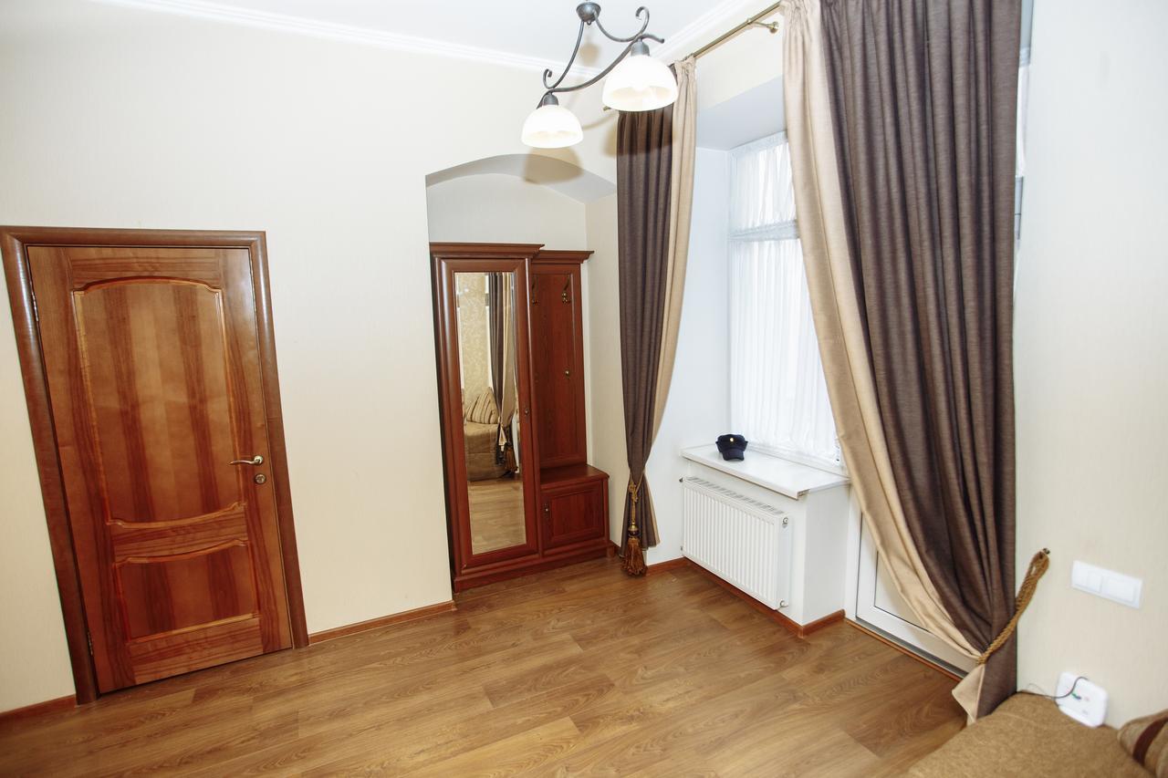 Apartment Near Museum Lviv Ngoại thất bức ảnh